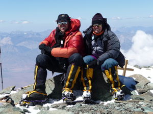Markus und Geli am Gipfel 7134m
